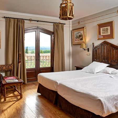 Parador De Olite Luaran gambar