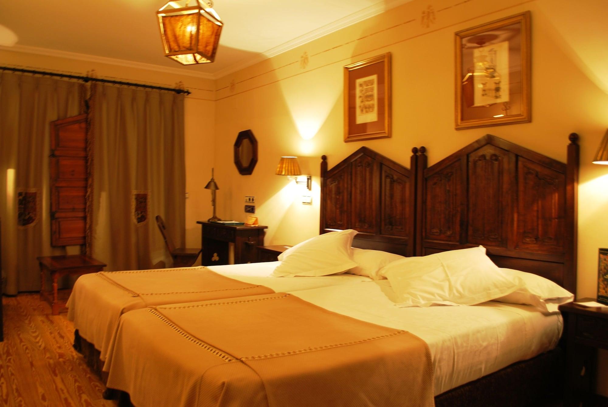Parador De Olite Luaran gambar