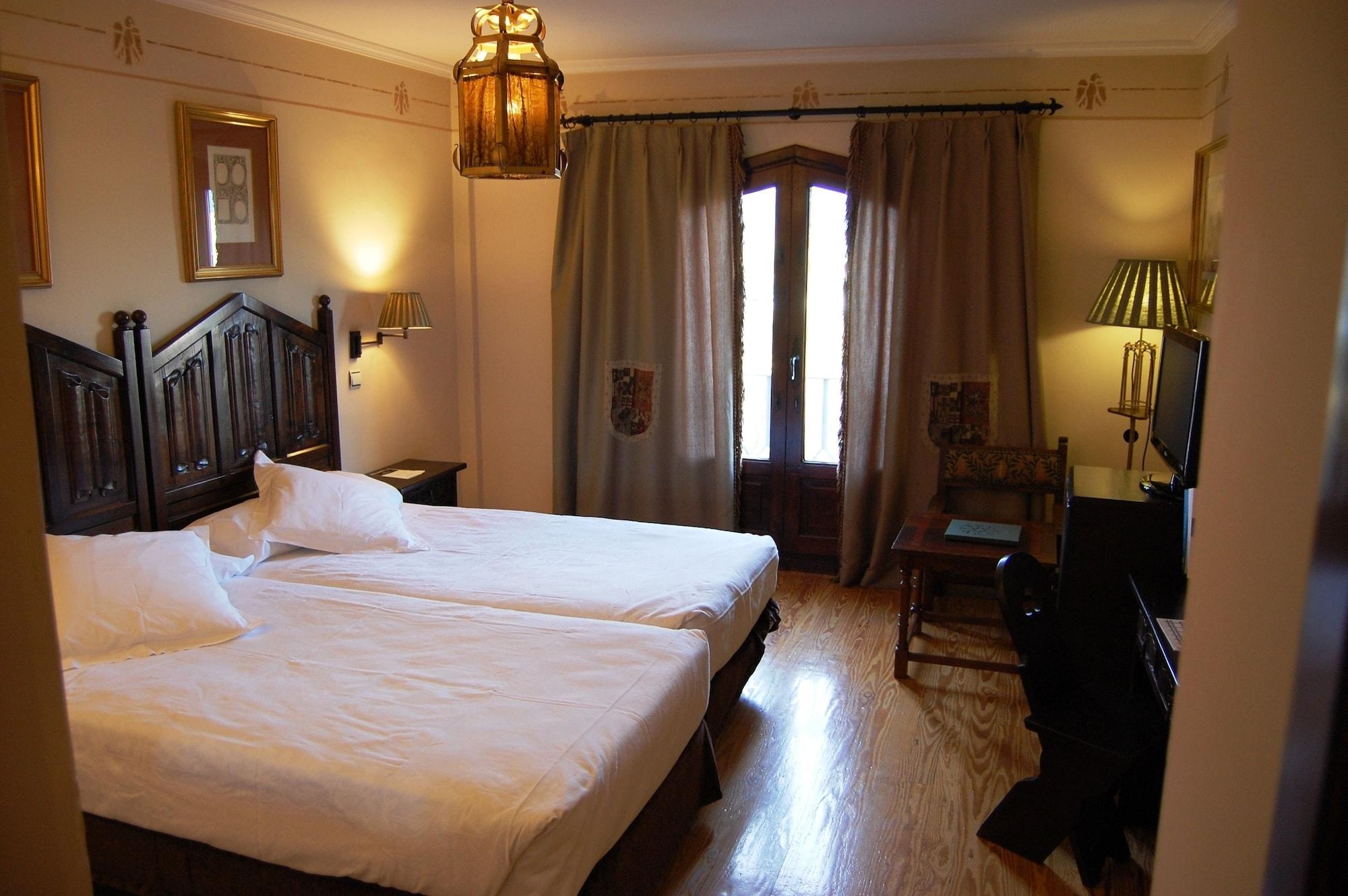 Parador De Olite Luaran gambar