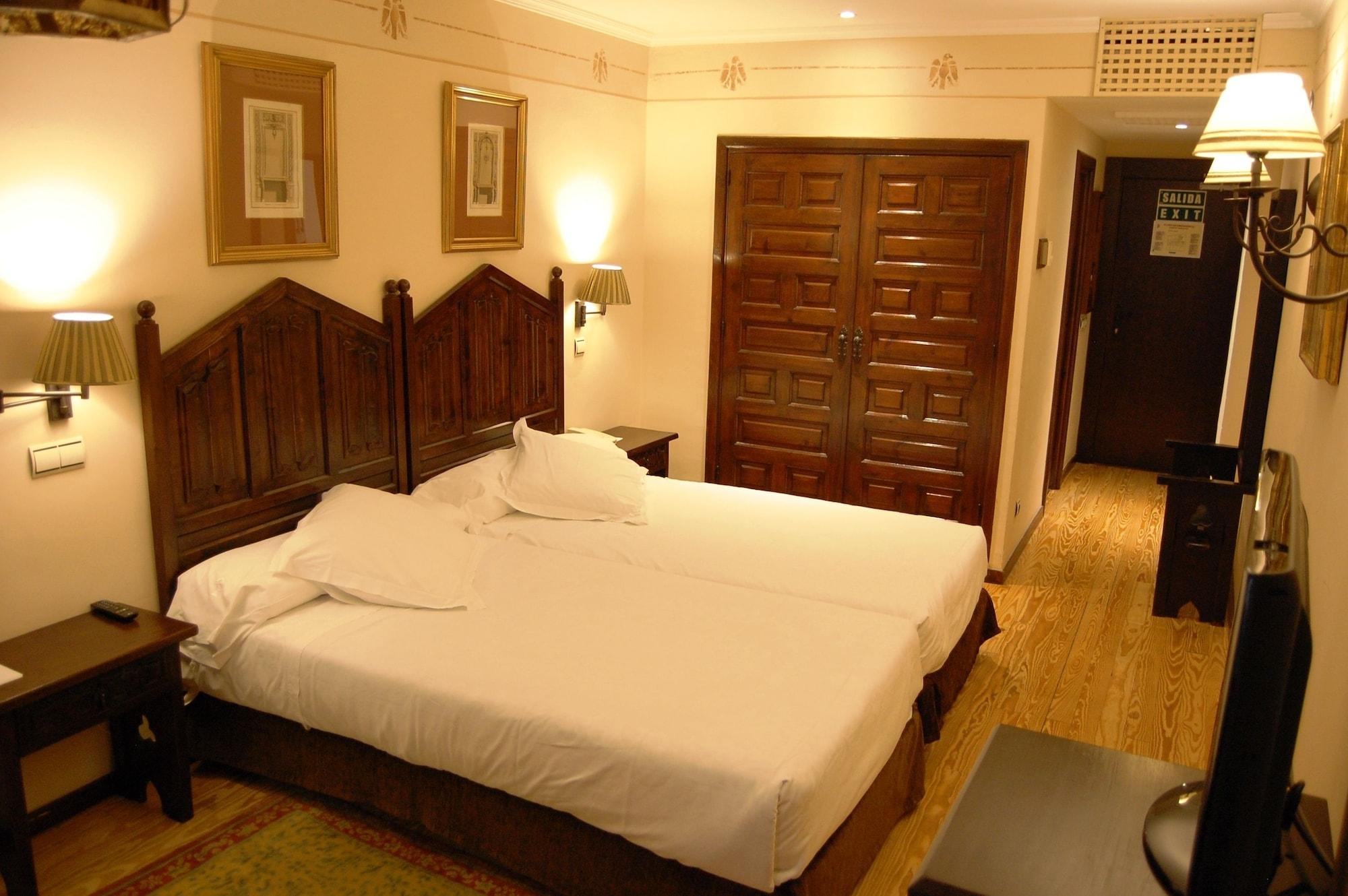 Parador De Olite Luaran gambar