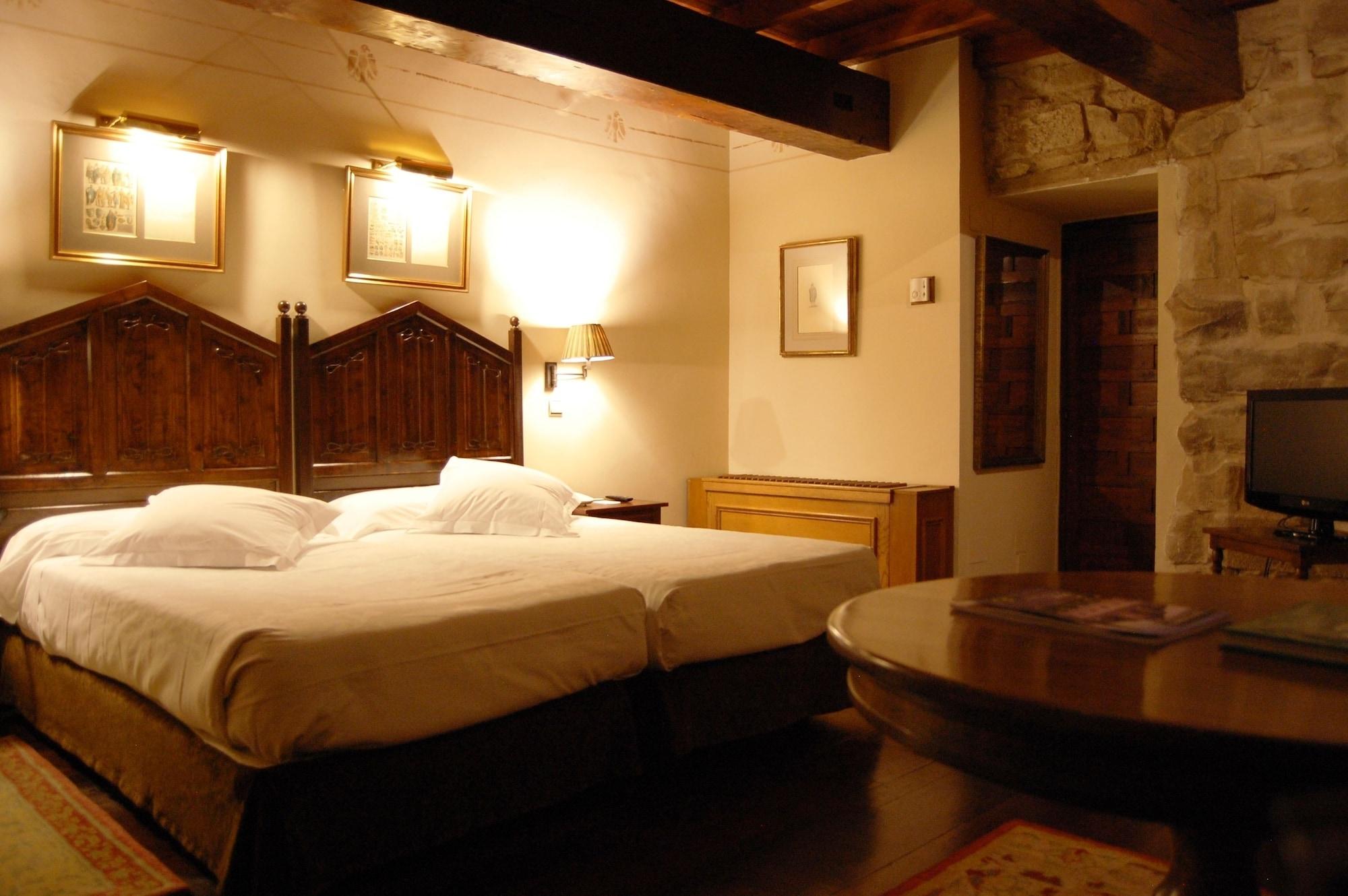 Parador De Olite Luaran gambar