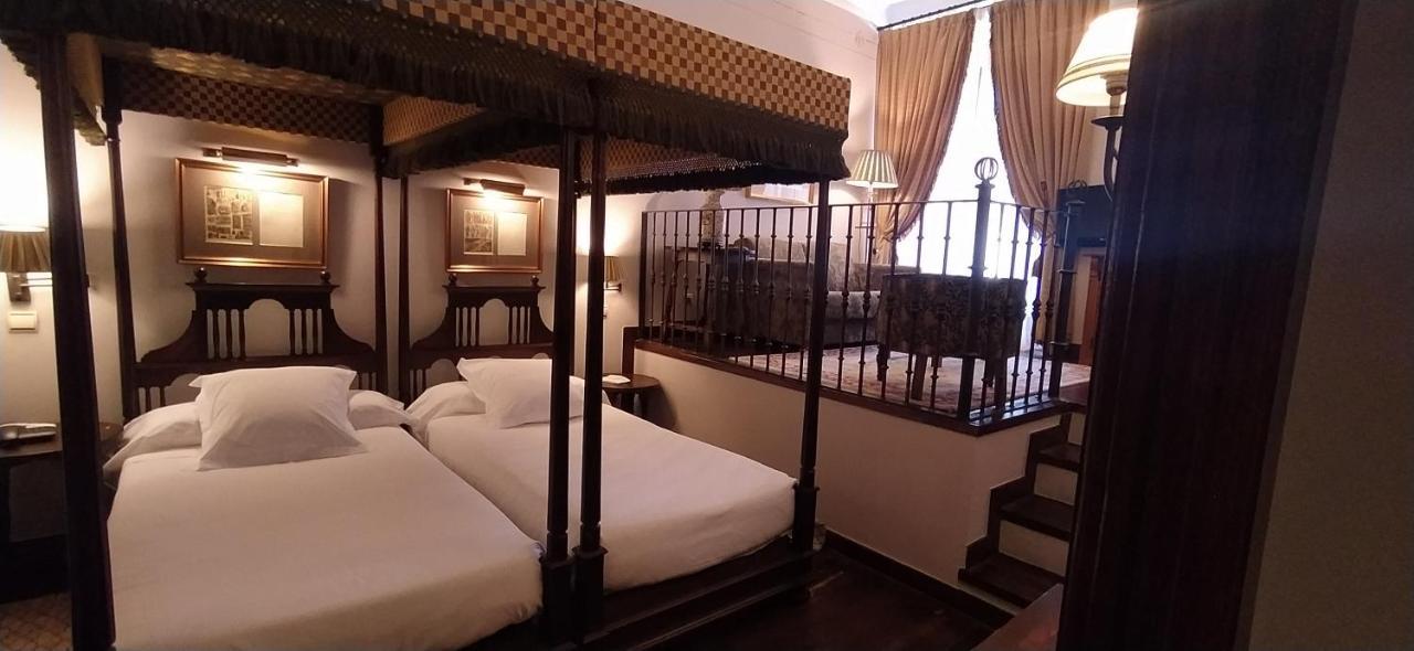 Parador De Olite Luaran gambar