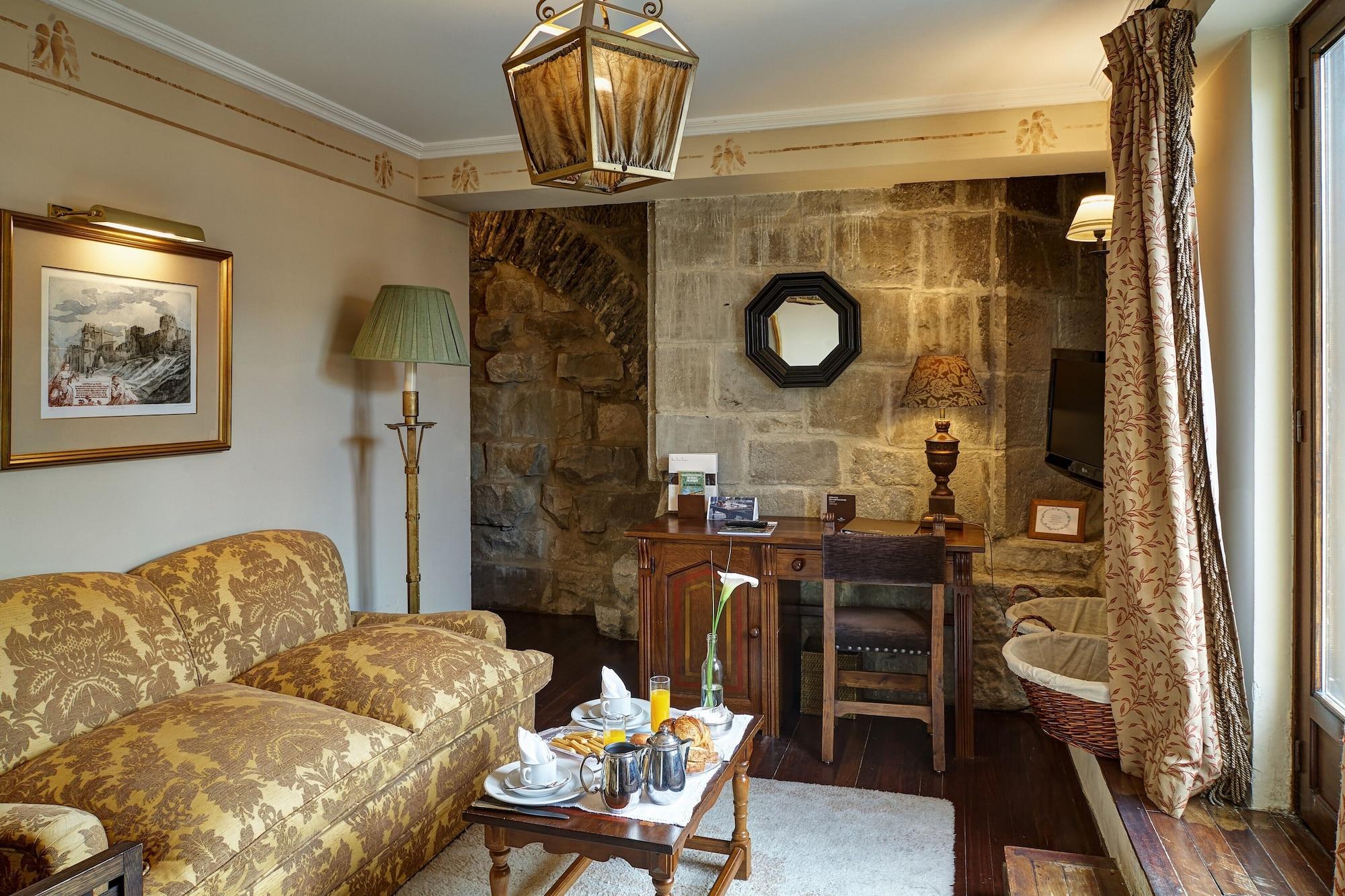 Parador De Olite Luaran gambar