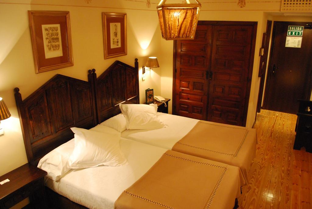 Parador De Olite Luaran gambar