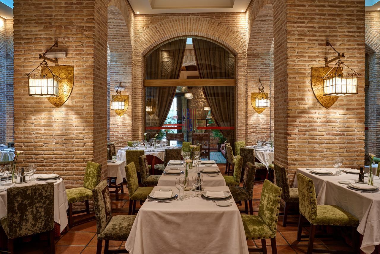 Parador De Olite Luaran gambar