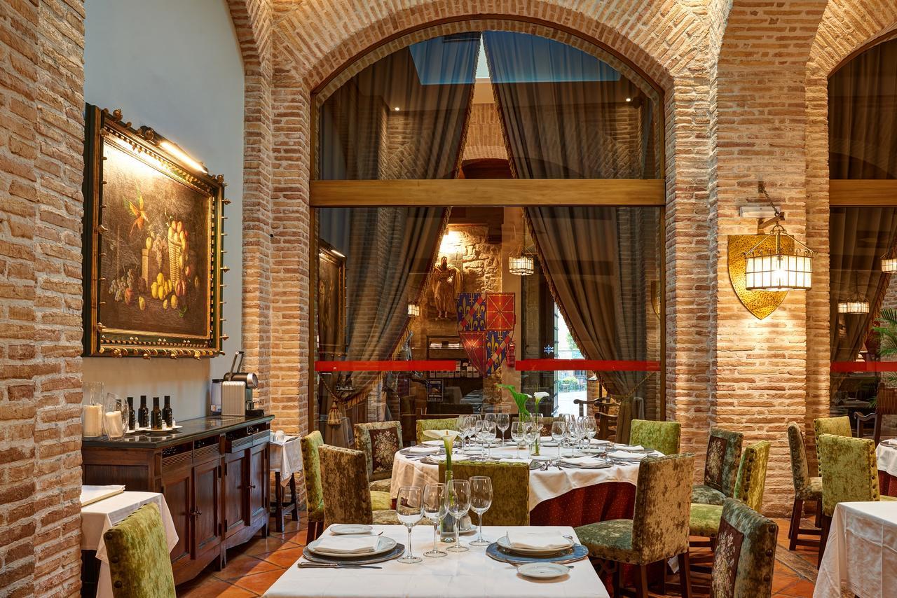 Parador De Olite Luaran gambar