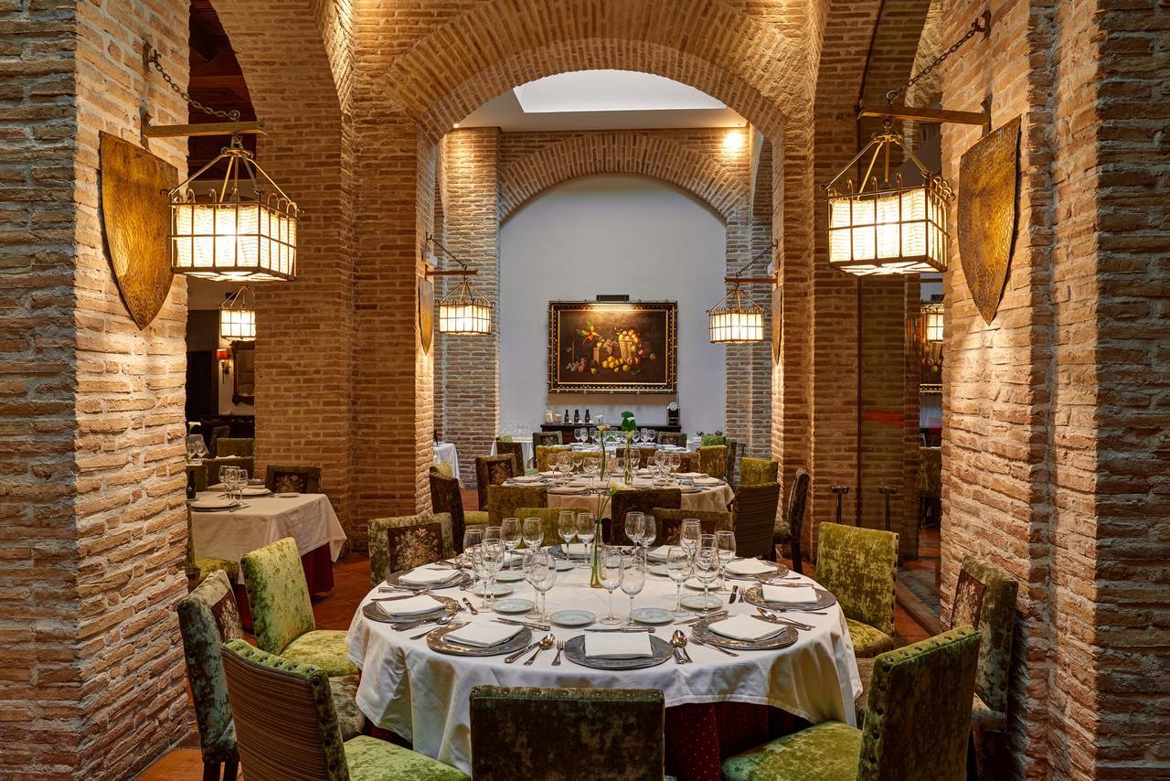 Parador De Olite Luaran gambar