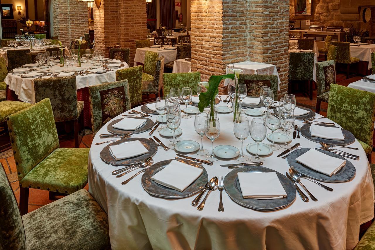Parador De Olite Luaran gambar