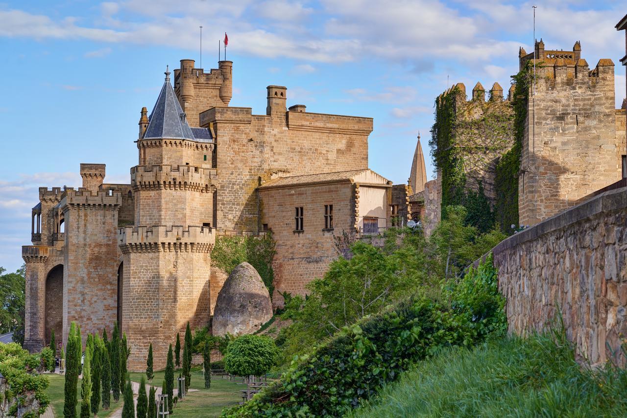 Parador De Olite Luaran gambar
