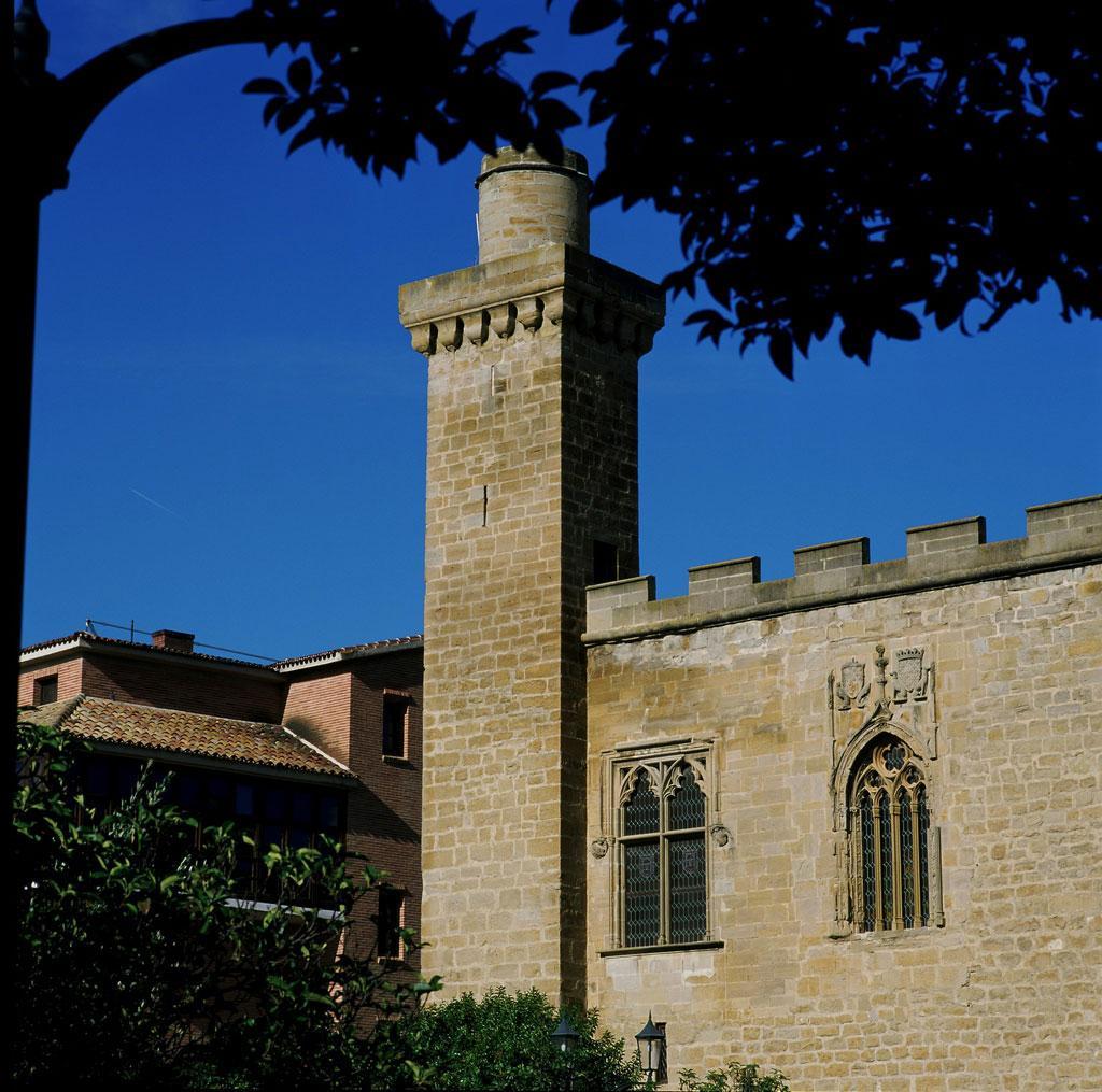 Parador De Olite Luaran gambar